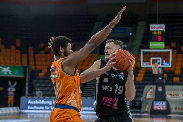 手指对于门 手指对于门