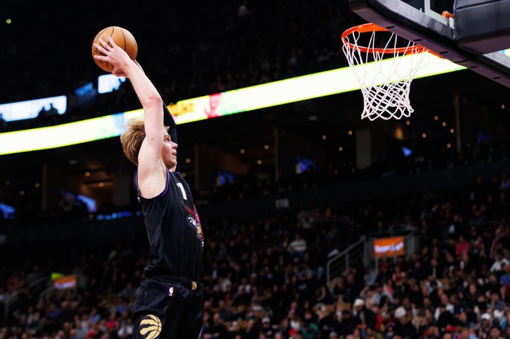 卫头球建功 卫头球建功